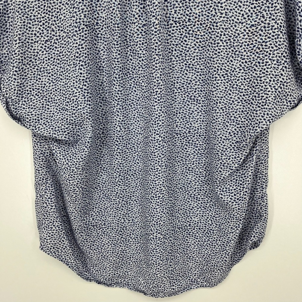 Gap Blouse Top Women's Size L Blue Short Sleeve V Neck Geometric Print Rayon - Picture 7 of 9